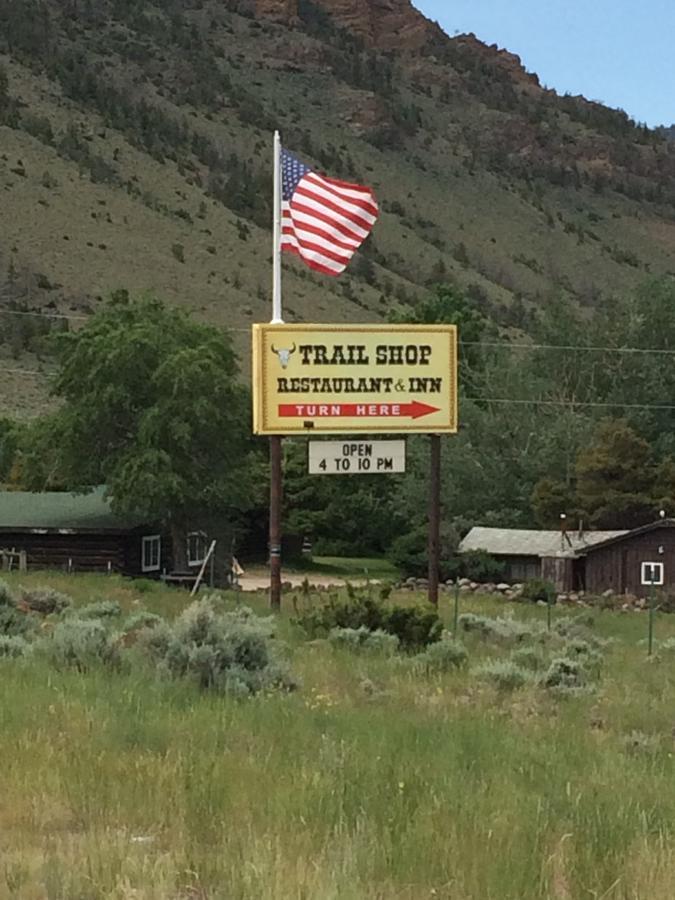 Trail Shop Inn Wapiti Exterior photo
